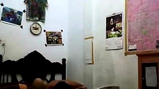 Indonesian Babe Orgasms on Fucking Machine