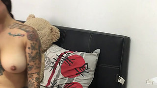 I make video masturbating and showing my pussy.