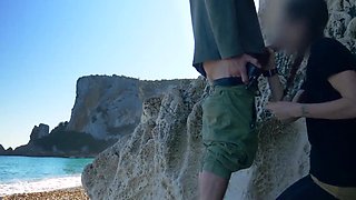 Real couple has risky ass fuck in the beach -amateur porn