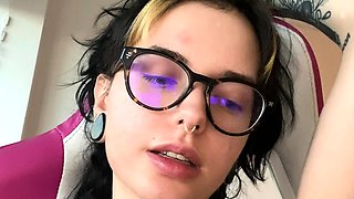 Amateur Webcam Teen Masturbates And Teases