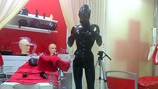 Kylies Latex Webcam Show BDSM Fun im Studio