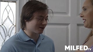 Touching my girlfriend's mommy – milfed