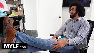 Gorgeous Curvy Milf Carmela Clutch Gets Her Phat Butt Fucked
