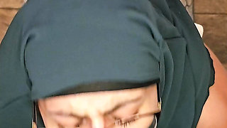 POV Sucking BBC Dildo Mia Niqab