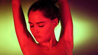 WowGirls-Stunning Doll, Sonya Blaze