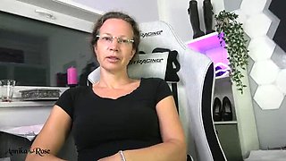 Amateur MILF Annika Bond Gives Honest JOI & Dirty Talk to Jerk Off German Cock
