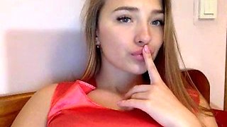 Beautyful webcam babe with perfect ass