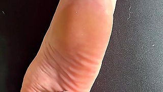 Cum on Sexy BBW Soles