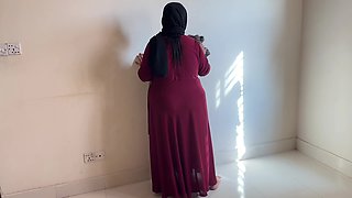 Hijab Hookup - Curvy Muslim Real Maid Fucked by Home Owner While She Cleaning Bed Room