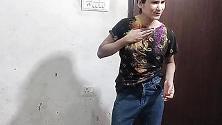 Bhabhi ke step brother ne meri big boobs ko daba daba kar pela