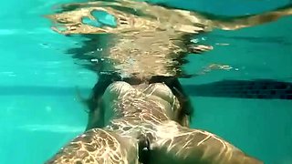 Marce +Rocky - Play in the Pool