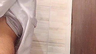 Doctor and Nurse Can't Resist and Have Sex in the Hospital Bathroom During Their Shift