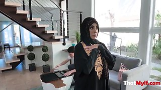 Cock cougar in hijab nails repairer- Kylie Kingston