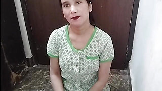Bhabhi ko gandi gandi video dikha kar jabar dasti pela