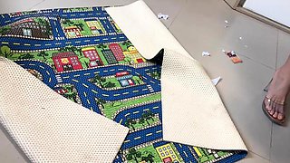 Big ass MILF gets trapped in the washing machine