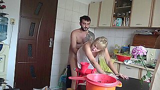 Wife gets fucked while she is cooking !