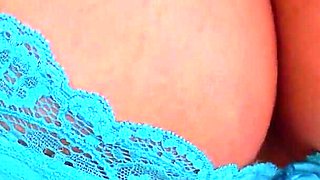 Jasmine Jae Shows off Her Amazing Body as She Masturbates