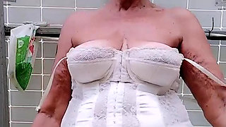 Cheerful Housewife Lukerya: When the Renovation Is Finished, the Magic of the Feet Begins