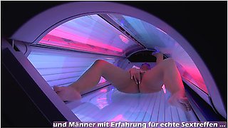 Girl Masturbates In The Solarium