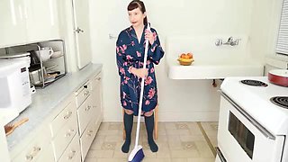 Enjoy Calliope having hot orgasms in her kitchen - WeAreHairy