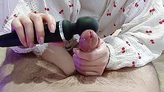 girlfriend extracts sperm using a new vibrator