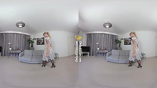 Pippa Doll - Sexy Blonde; Amateur Blonde Solo Striptease