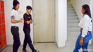 Real Estate Agent Fucks A Client While Showing A House 27 Min