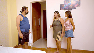 Stepbrother made a sandwich of the housewife and sister-in-law and chofa