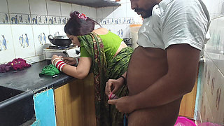 Bihari Hot Saree Wali Bhabhi Fucking with Her Devar in Kitchen Room