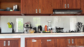 Hot Mommy in Bikini Woke Me up with a Special Breakfast POV