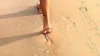 Amateur Foot Fetish Girlfriend Sucks and gives a Footjob