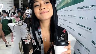 amateur asian flowerr flashing boobs on live webcam