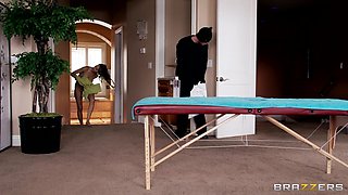 Robbin' And Rubbin' With Bill Bailey, Ella Milano - Brazzers