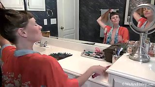 Leila Larson does her hair after a sexy bath - WeAreHairy