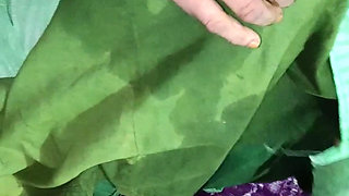 The stepsister is taking off all her clothes, yearning to get her pussy to be fucked.