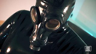 Gasmask Heavy Rubber Fuck: Big Ass, Babe  Handjob Porn