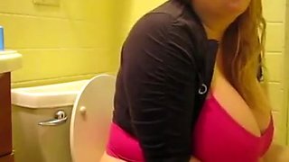 Busty bbw on toilet