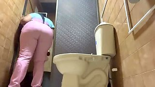 Katrina4deluxe & pampammedallo Public Bathroom Pissing Compilation - Amateur BBW Voyeur HD