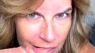 Blonde With Natural Big Boobs Loves Putting A Toy In Her