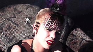 Punk love story in London...