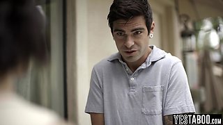 Tiny waitress tricked by a sly customer