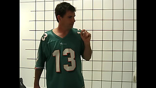 Behind the Scenes of a Fetishist Set