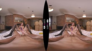 Zara Foxx Play With Me - LustyVR