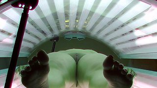Amateur preggo hoe toys her pussy close up in fetish solo