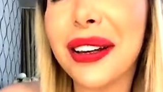 Big boob brunette masturbates on webcam