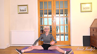 Auntjudys - Fit Mature GILF Dee Lite - Hot Yoga Workout
