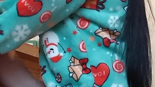 My Girlfriend and I Are Mutually Masturbating in the Kitchen While Our Housekeeper Is Preparing Breakfast