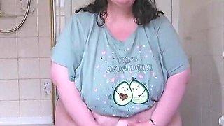 Belly Play in the Bathroom with SSBBW Goddess