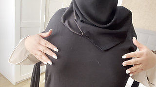 Algerian Aunty with Big Tits in Hijab