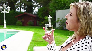 These Scissoring, Pussy Eating Old And Young Lesbian Get It On In The Garden - MatureNl